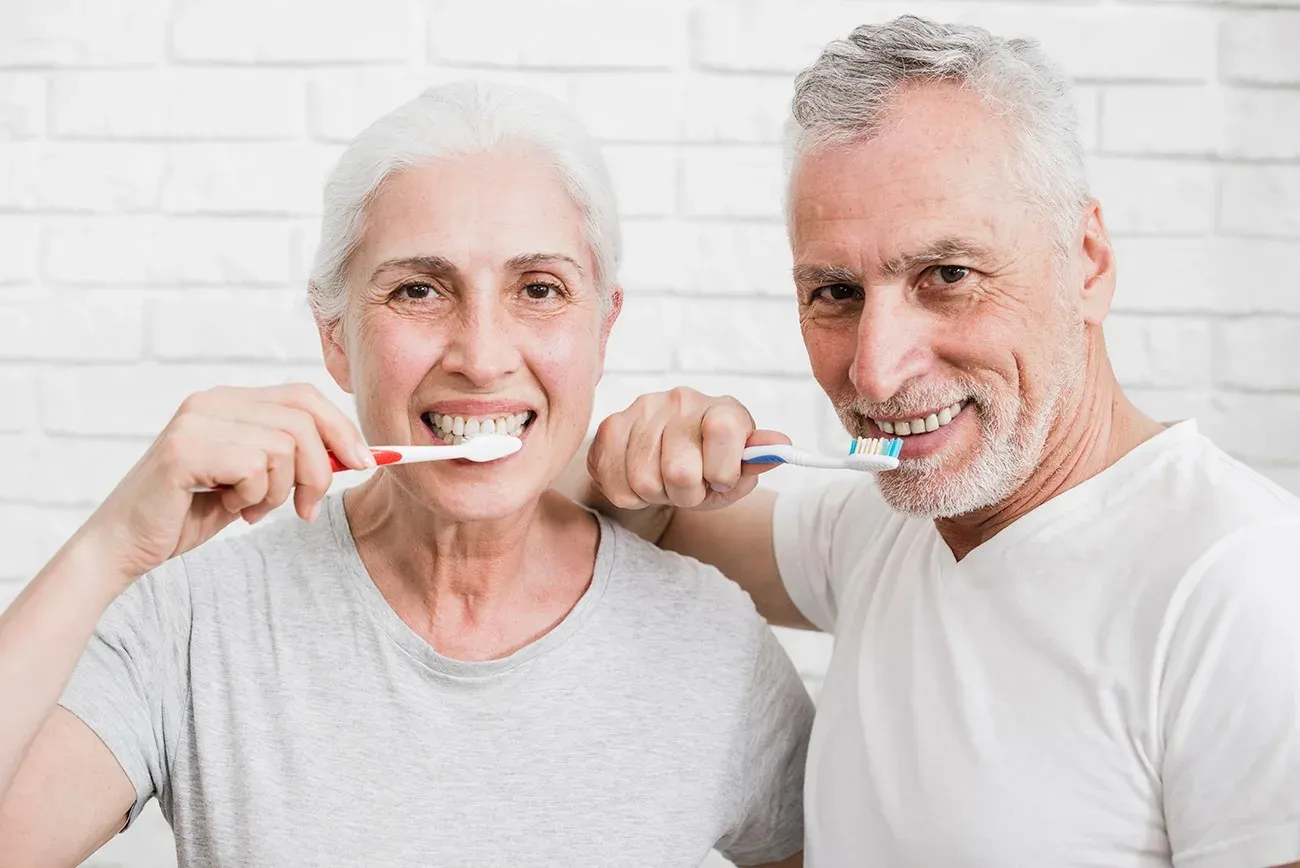 effetti dell'invecchiamento sui denti